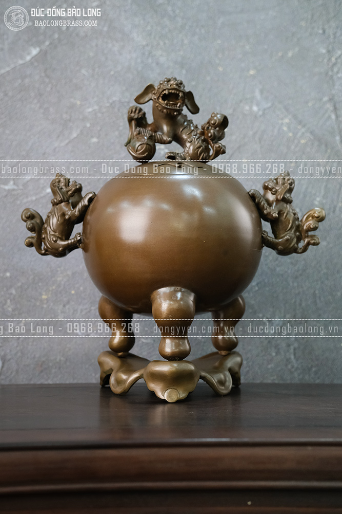 Đỉnh quả bóng đồng vàng màu nâu giả cổ cao 34cm