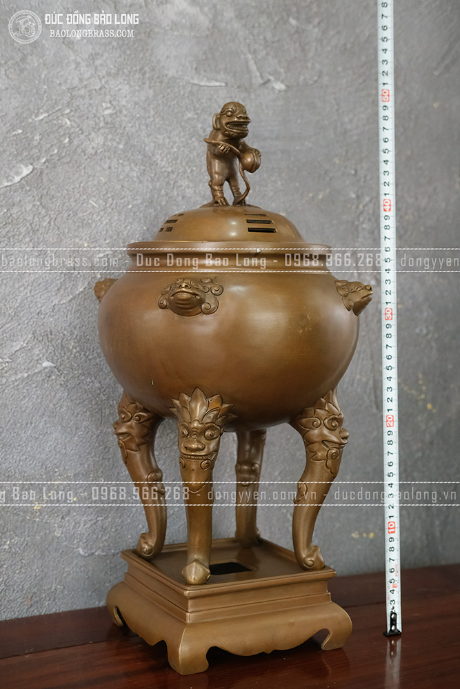 Lư xông trầm 4 chân nắp Nghê đứng đồng vàng màu nâu trầm cổ cao 48cm