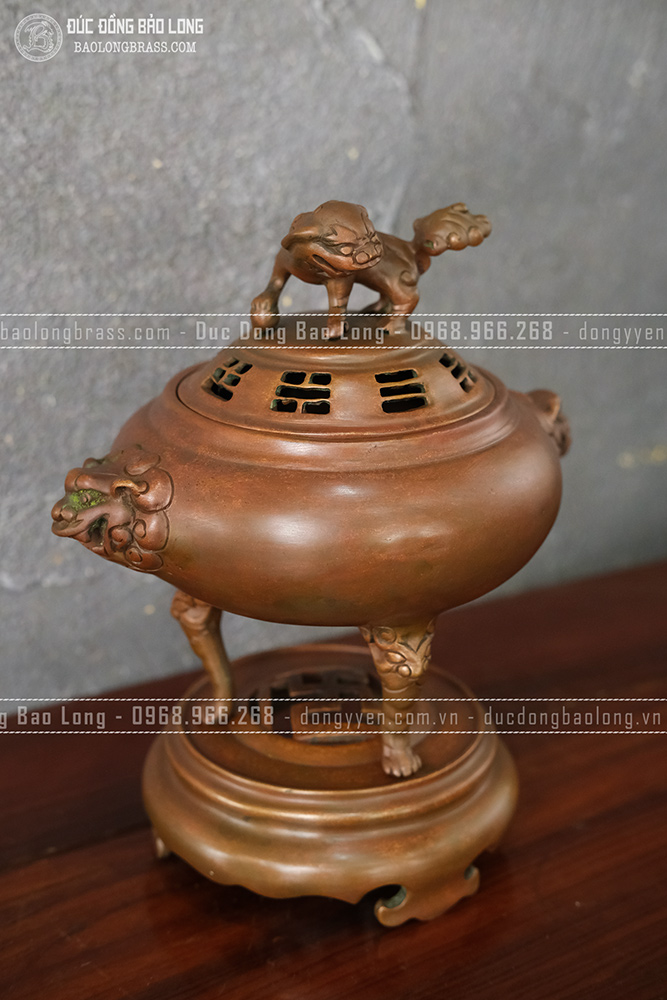Lư xông trầm tai Hổ Phù đồng vàng màu nâu trầm cổ cao 23cm 