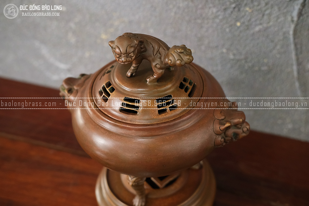 Lư xông trầm tai Hổ Phù đồng vàng màu nâu trầm cổ cao 23cm 
