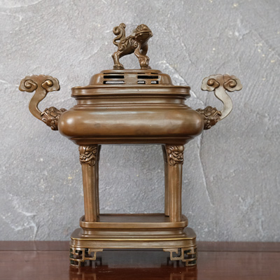 Lư Xông Trầm Chân Tượng Tai Mây Đồng Vàng Màu Nâu Trầm Cổ Cao 35Cm