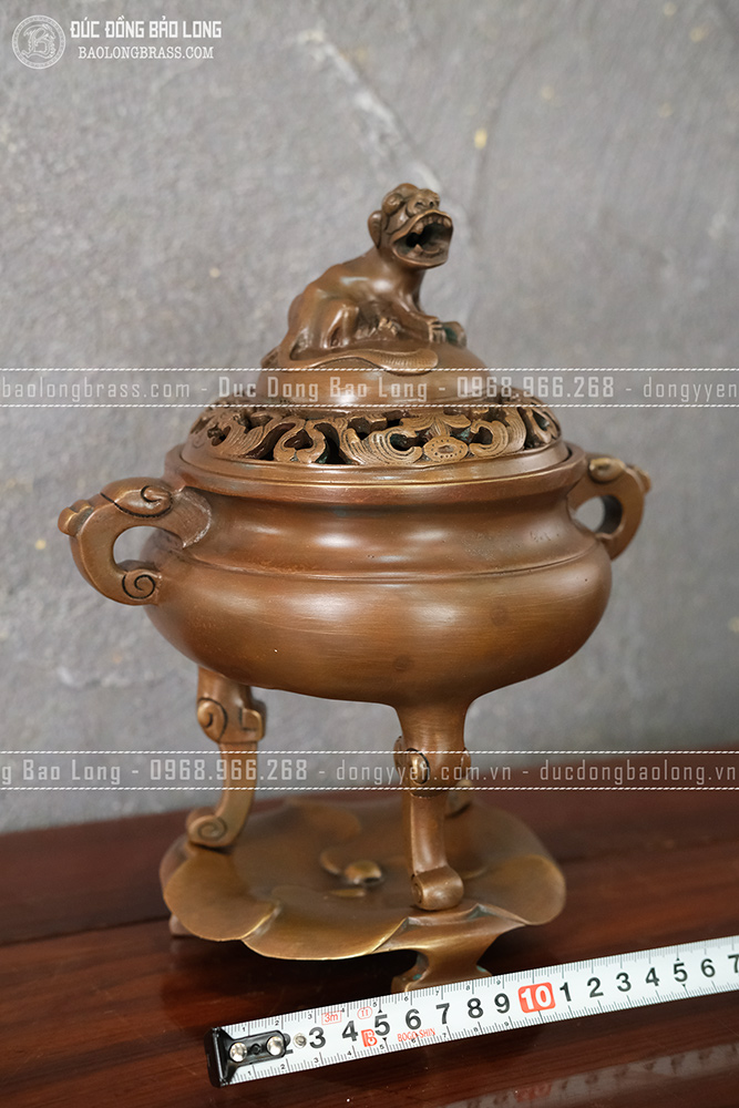 Lư xông trầm đế lá sen bằng đồng vàng màu nâu trầm cổ cao 24cm