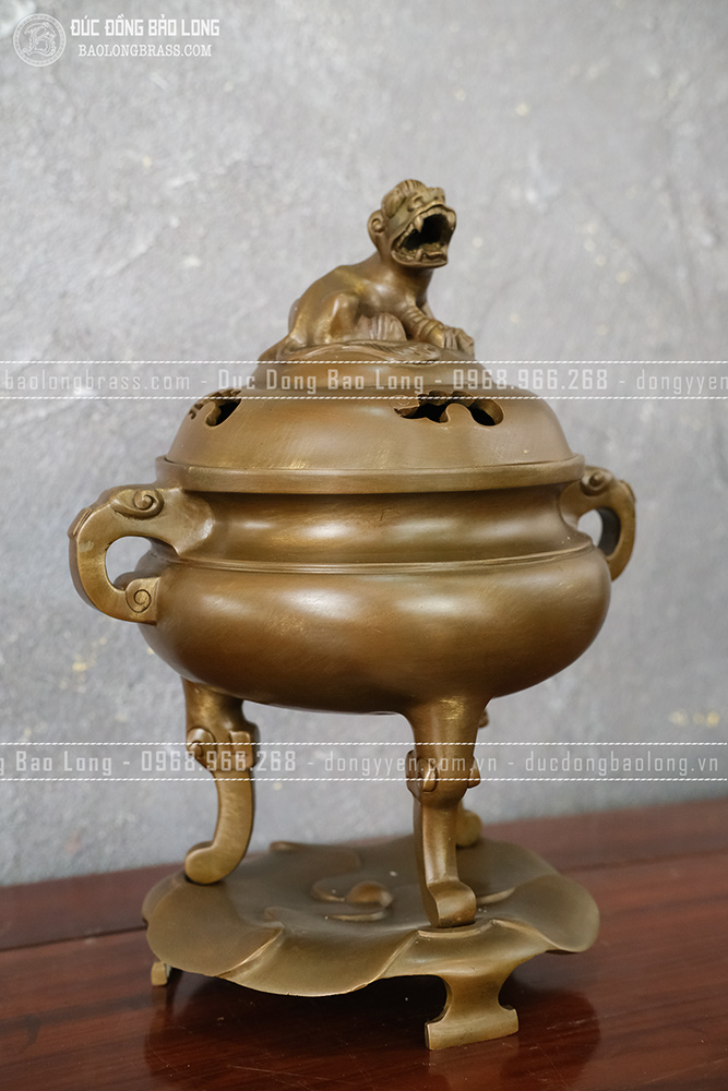 Lư Xông Trầm Đế Lá Sen Trơn đồng vàng cao 33cm màu nâu trầm cổ