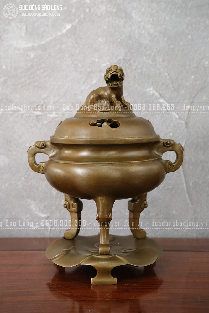 Lư Xông Trầm Đế Lá Sen Trơn đồng vàng cao 33cm màu nâu trầm cổ