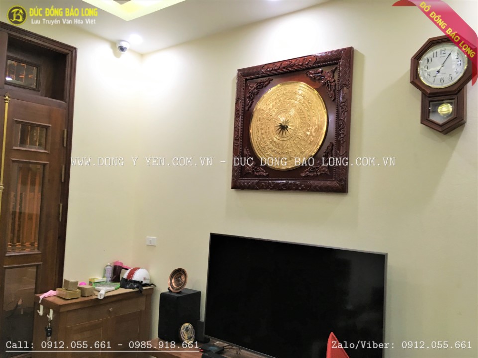 Mặt trống đồng chạm tay bằng đồng vàng