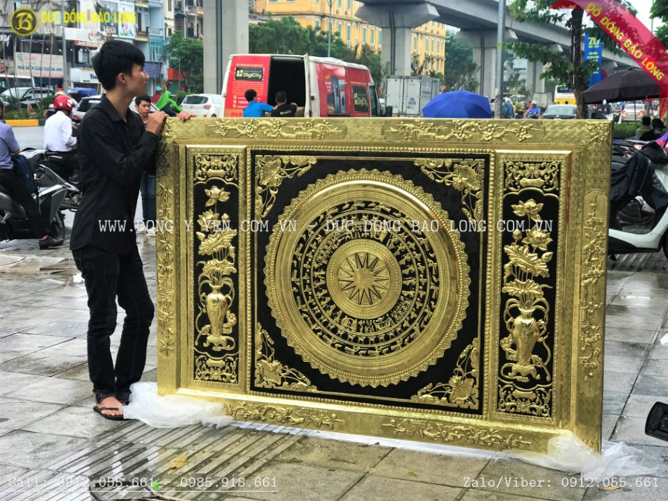 tranh mặt trống đồng hoa sen