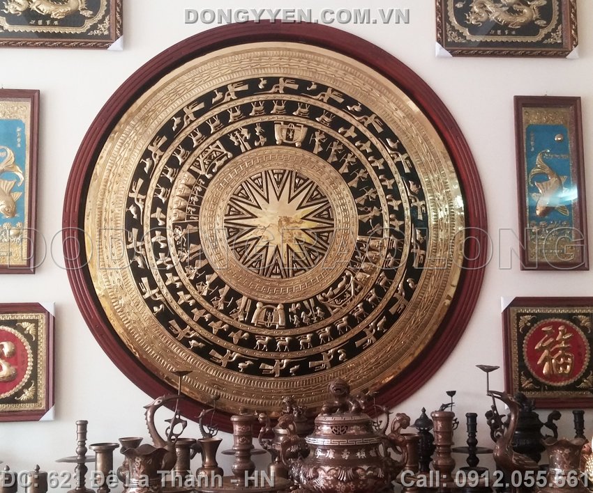 mặt trống được gò chạm thủ công