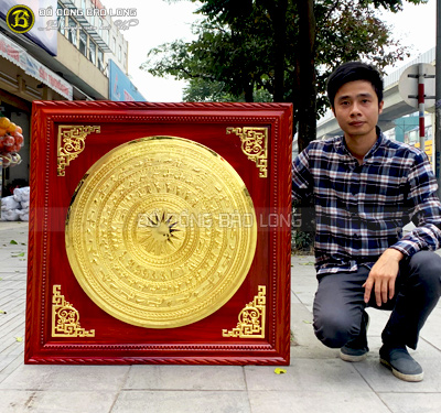 Tranh Mặt trống đồng mạ vàng 24k khung gỗ hương 96cm cho khách Cao Bằng