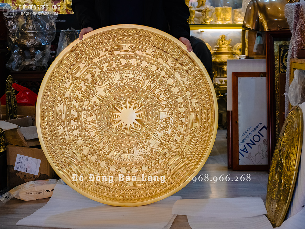 mặt trống đồng đúc nổi bằng đồng đỏ dát vàng 24k đk 1m