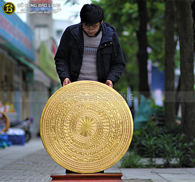 Mặt Trống Đồng Ngọc Lũ ĐK 80cm Dát Vàng 9999 Cho Khách Hà Nam