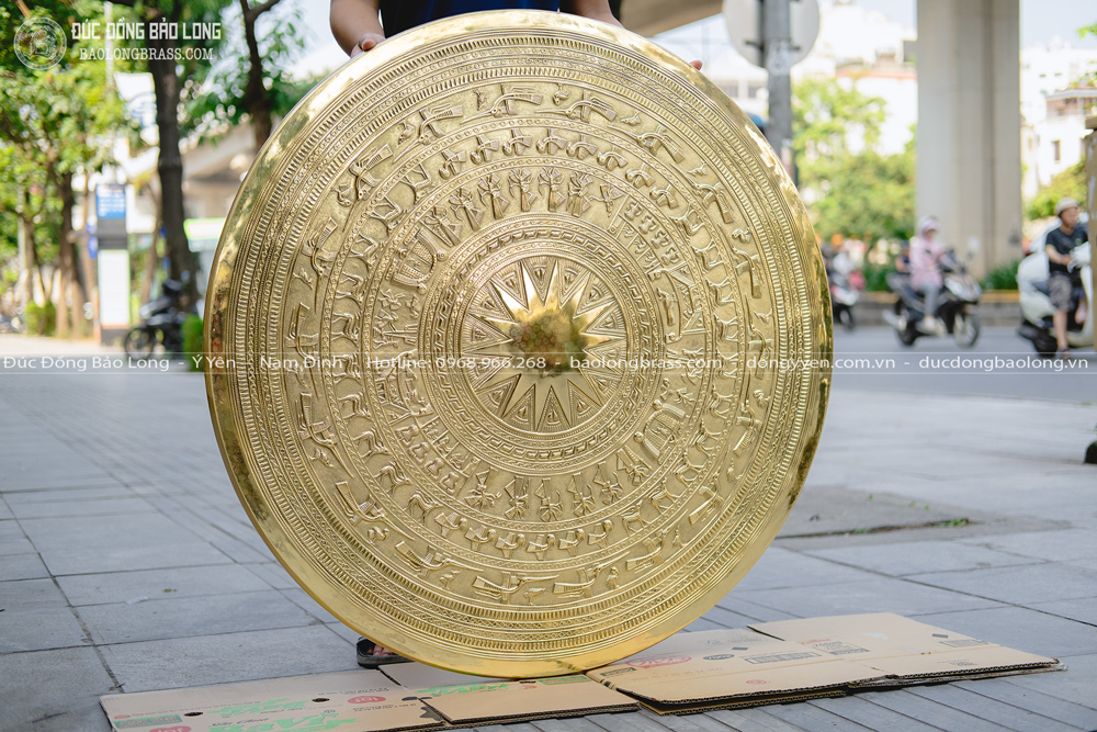 Mặt Trống Đồng Vàng Đường Kính 1m Màu Đồng Không Tô Nền