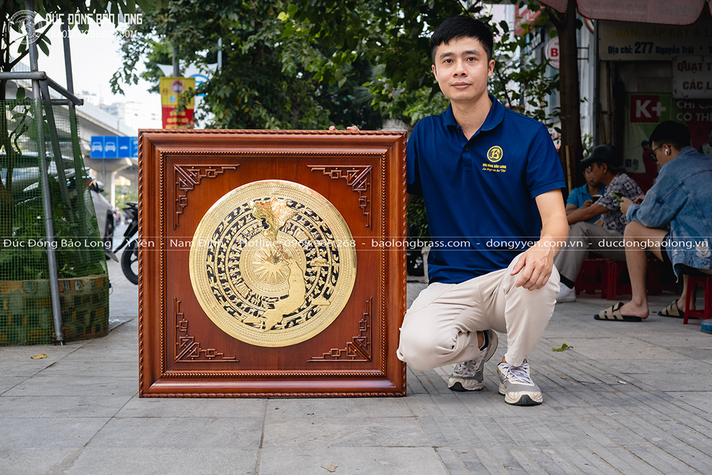 Tranh Mặt Trống Đồng ĐK 50Cm Khung Gỗ Khổ Vuông 81Cm