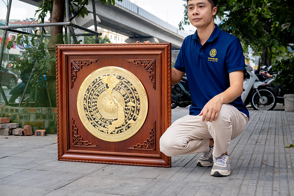 Tranh Mặt Trống Đồng ĐK 50Cm Khung Gỗ Khổ Vuông 81Cm