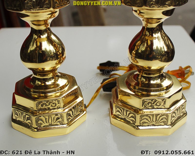 Chân đế đèn đúc hình bát giác