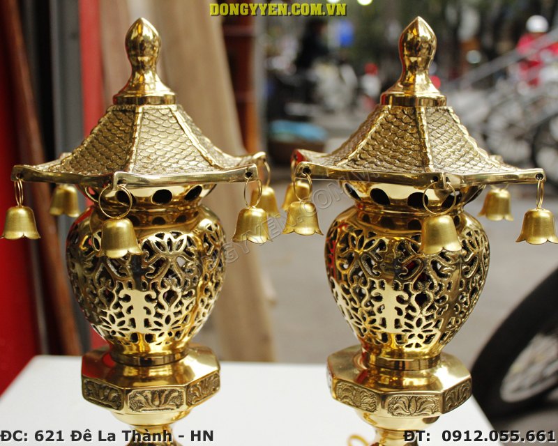 Đèn có thêm 6 cái chuông treo