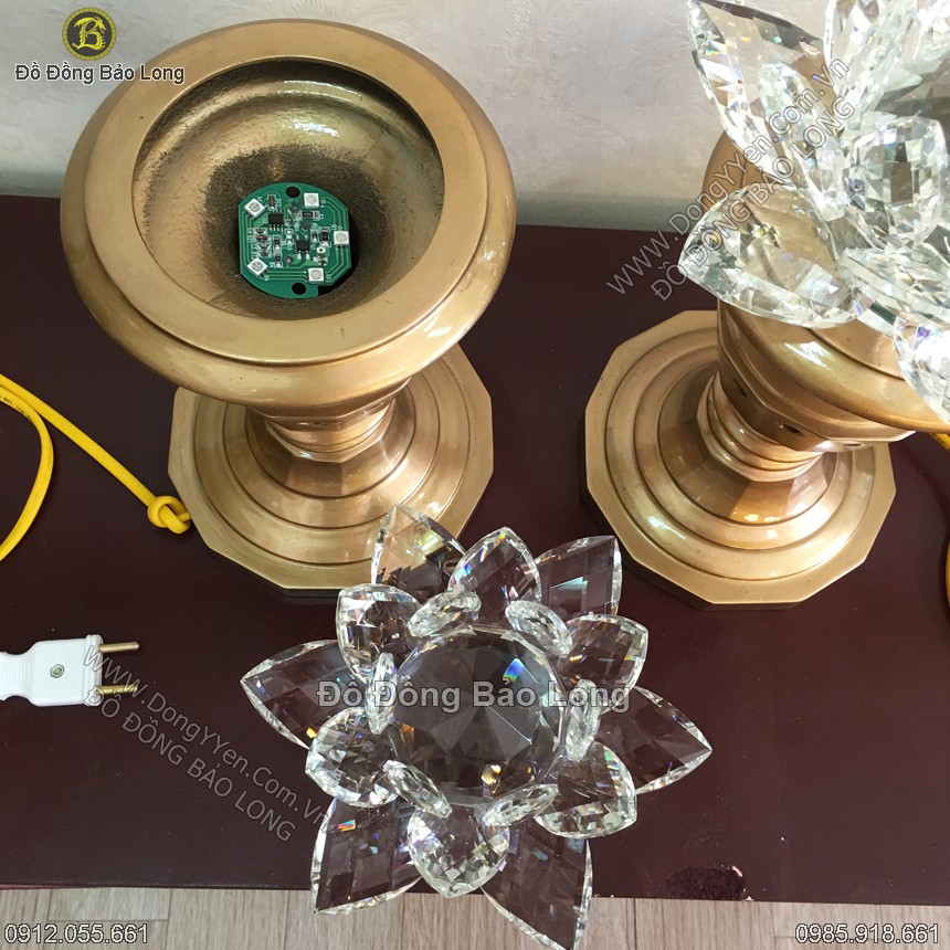 đèn led trong đôi đèn thờ hoa sen