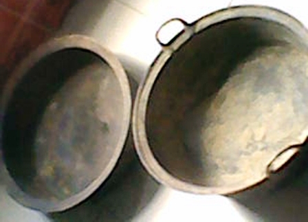 Hai chiếc thau và sành đồng