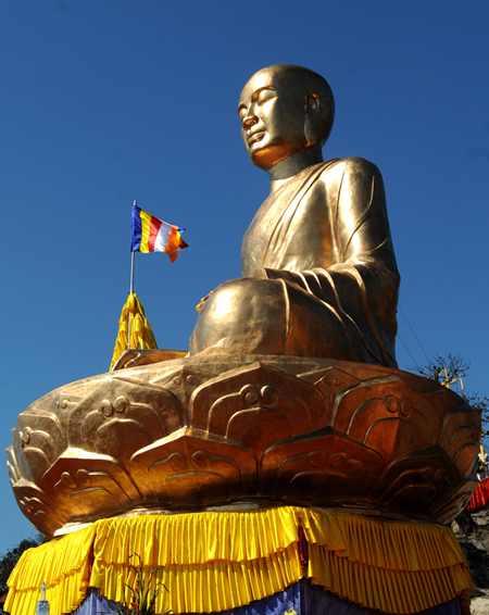 tượng đồng phật hoàng trần nhân tông