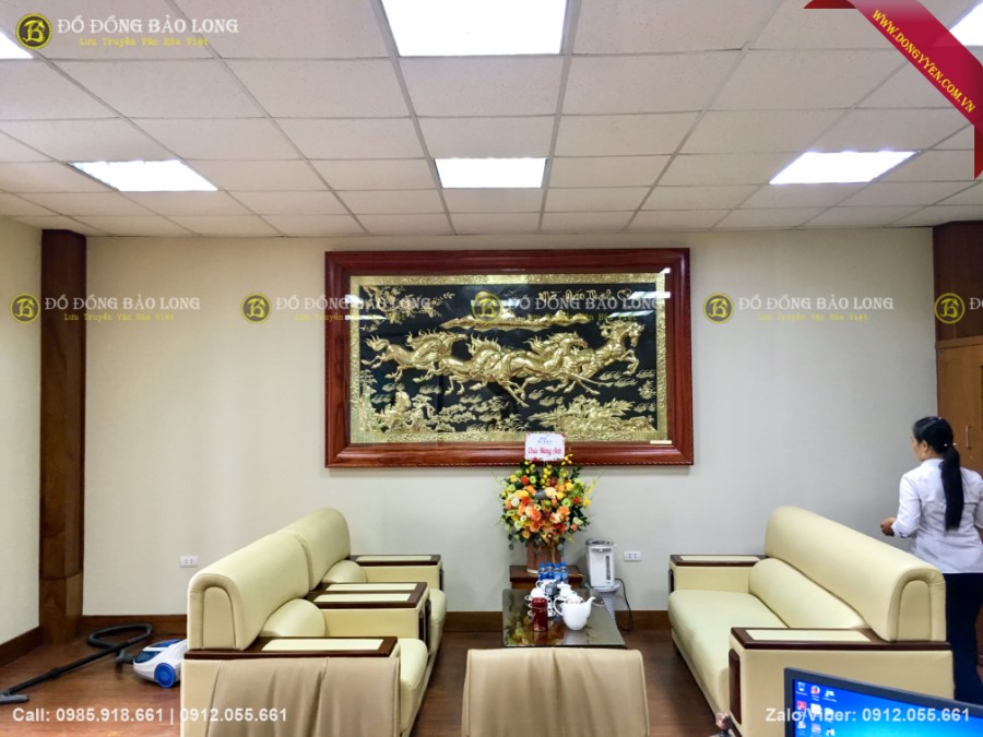 tranh đồng bát mã 2m62 lắp đặt tại viettinbank sóc sơn