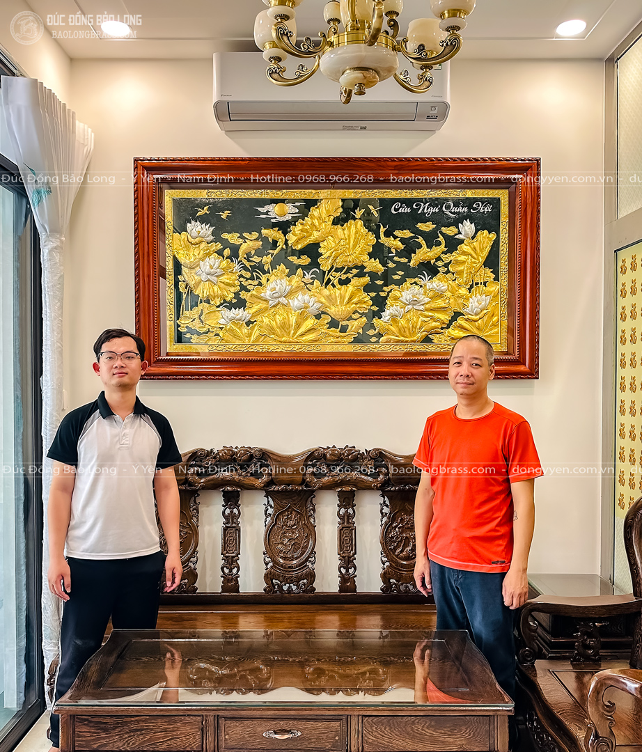 tranh cửu ngư quần hội bằng đồng dát vàng bạc 9999 kích thước 1m97 x 1m07