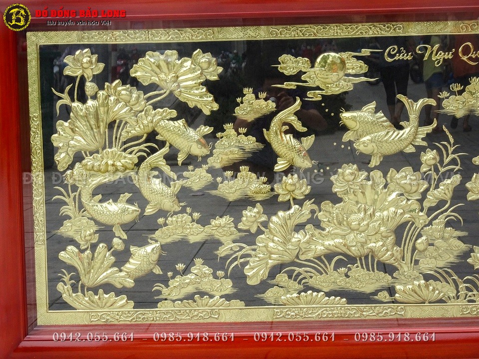 Tranh được chạm nổi bề mặt tạo nên đặc sắc cho bức tranh