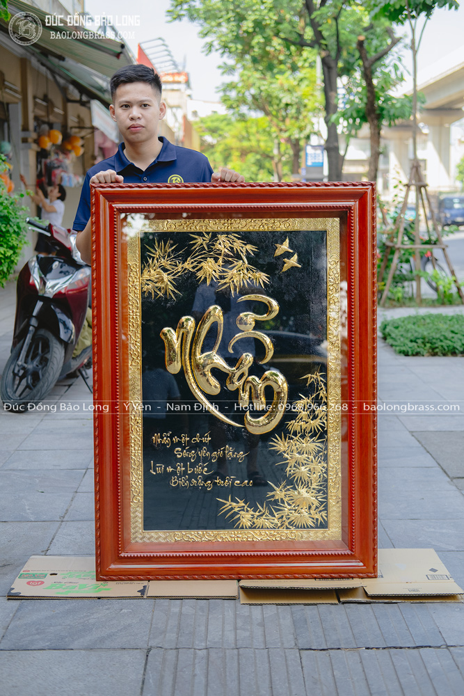 Tranh Chữ Nhẫn Thư Pháp Bằng Đồng Mạ Vàng 24K Khung Gỗ Đỏ Khổ 1m27 x 89cm