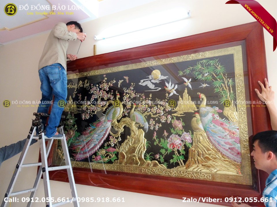 tranh công mai bằng đồng