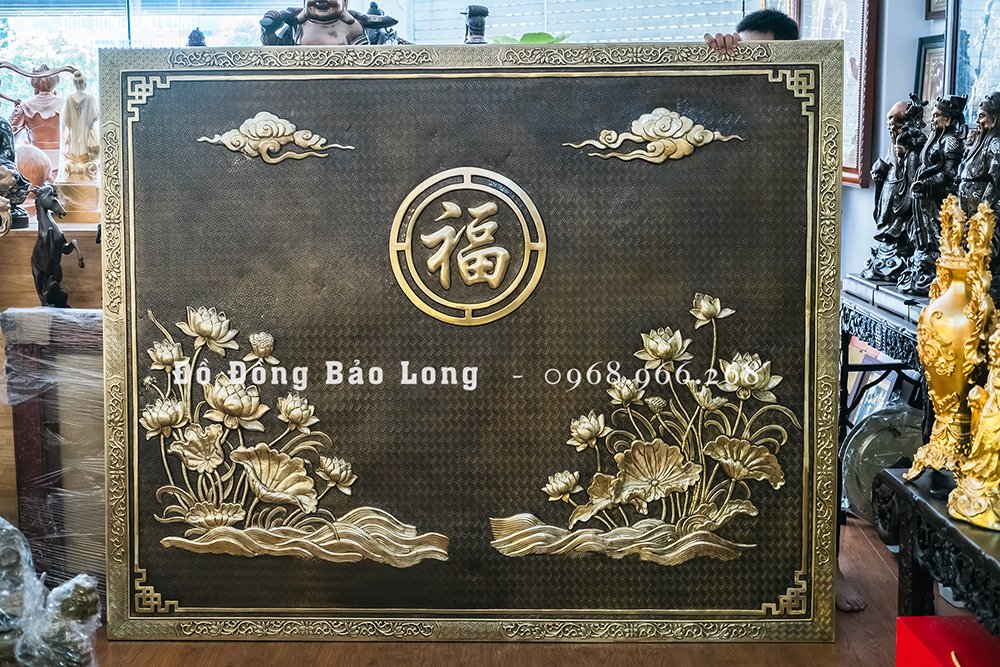 Tranh Hoa Sen chữ Phúc khung liền đồng giả cổ khổ 1m97 x 1m60