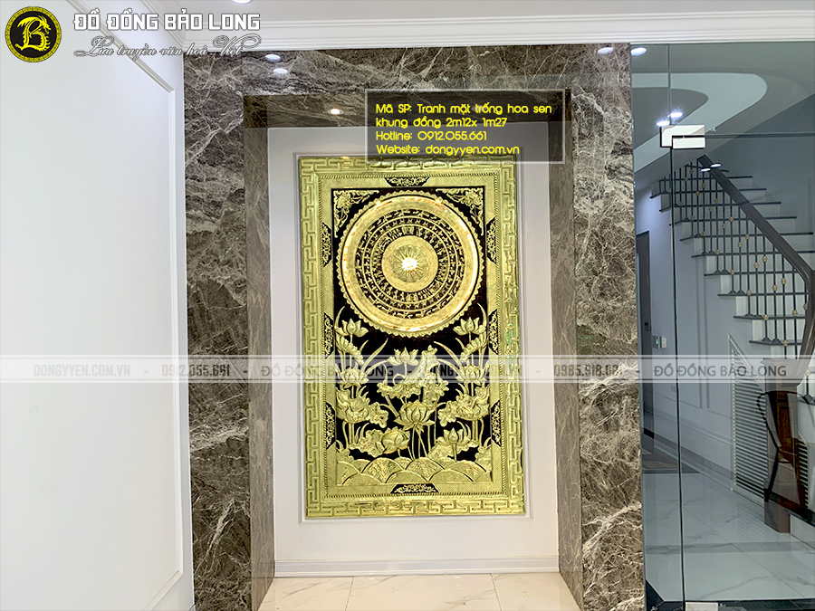 tranh mặt trống đồng hoa sen khổ 2m12 x 1m27 khung đồng