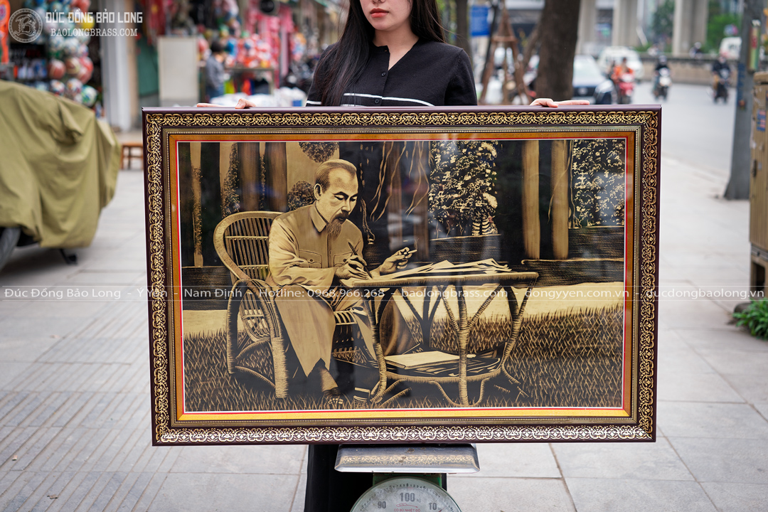 Tranh Khắc Bác Hồ Ngồi Làm Việc Bằng Đồng Khung Composite Khổ 1m2 x 80cm