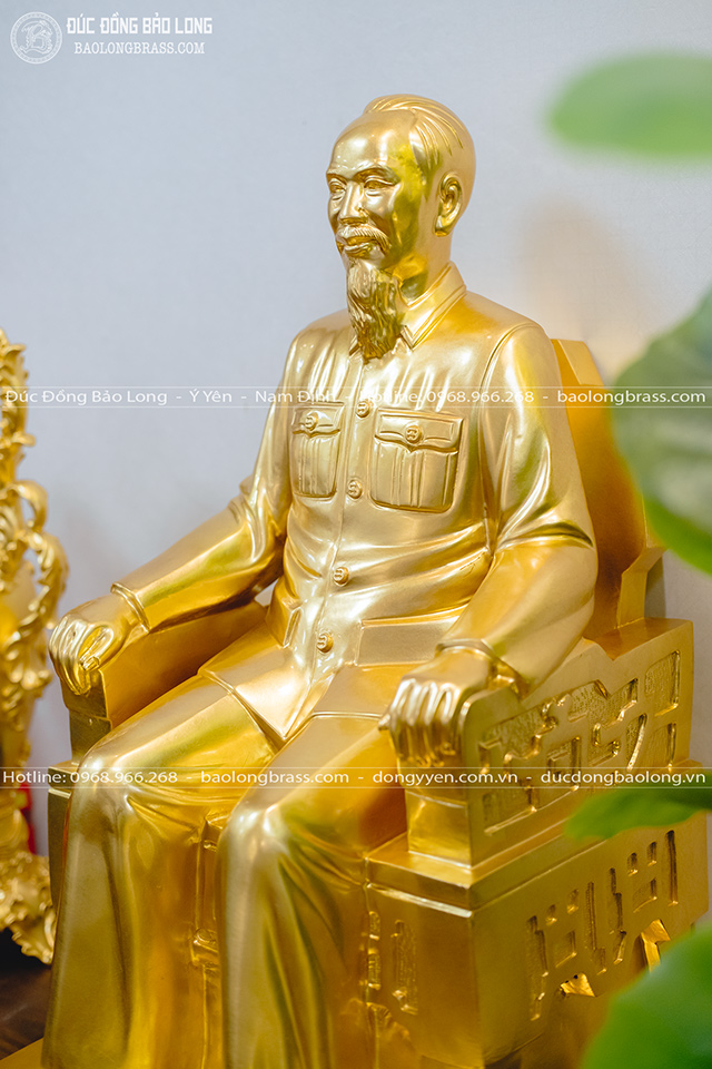 tượng Bác Hồ ngồi ghế bằng đồng đỏ dát vàng 9999 cao 61cm