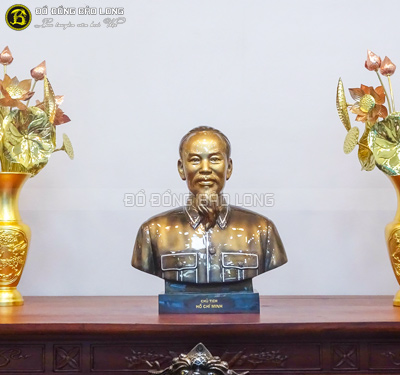 Tượng Bác Hồ bán thân bằng đồng khảm vàng bạc 48cm cho khách Hà Nội
