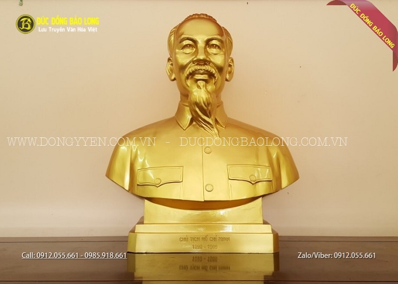 Tượng Bác Hồ bằng đồng tại Bắc Kạn