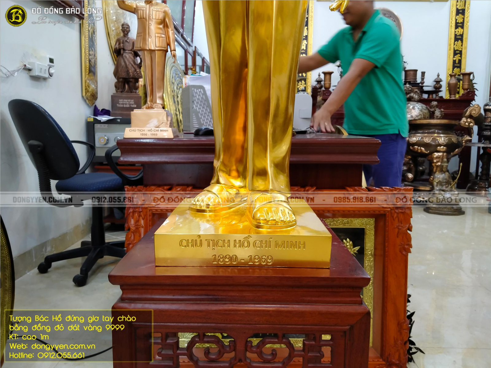 tượng bác hồ đứng giơ tay chào 1m bằng đồng dát vàng