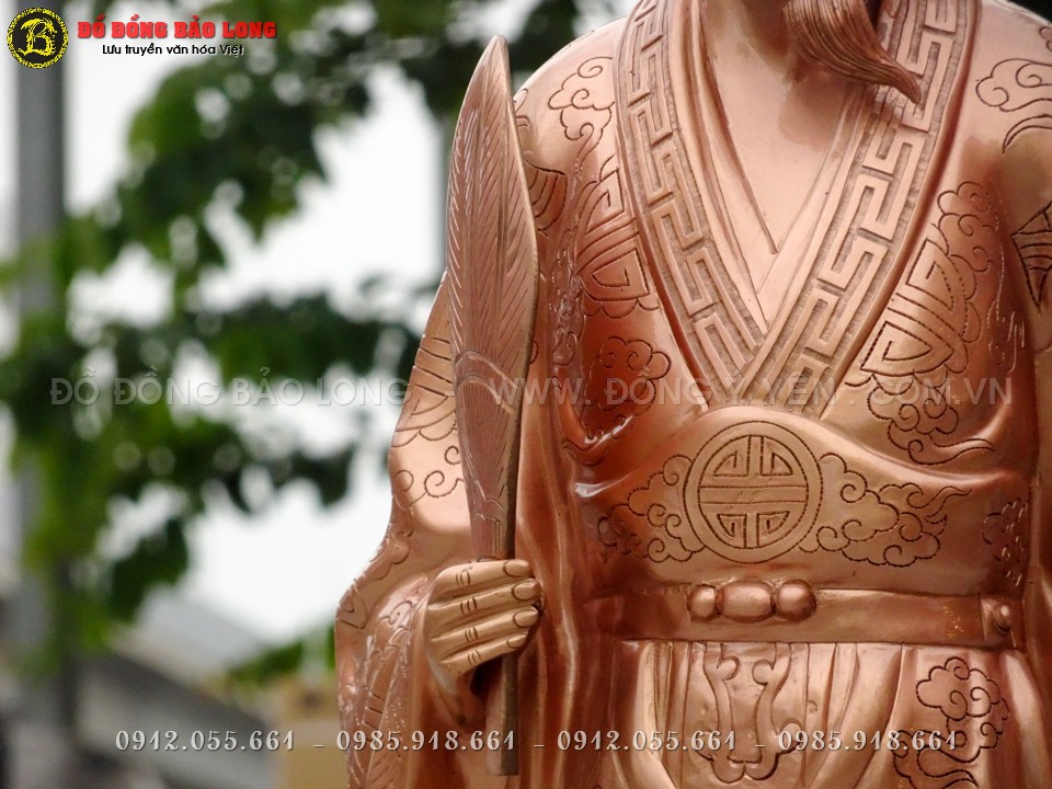 chạm ám hoa văn rất tinh xảo