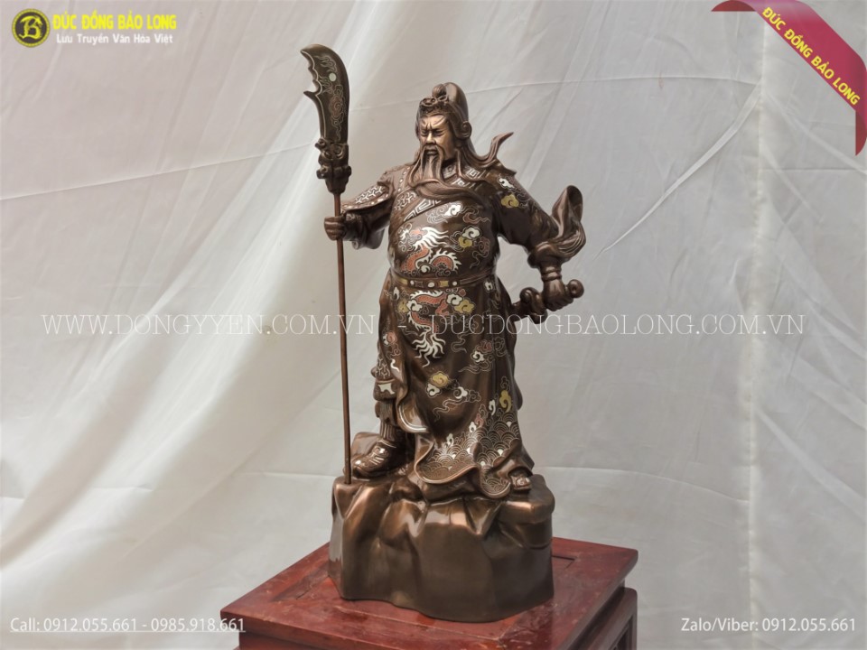 tượng quan công đứng chống đao cao 48cm