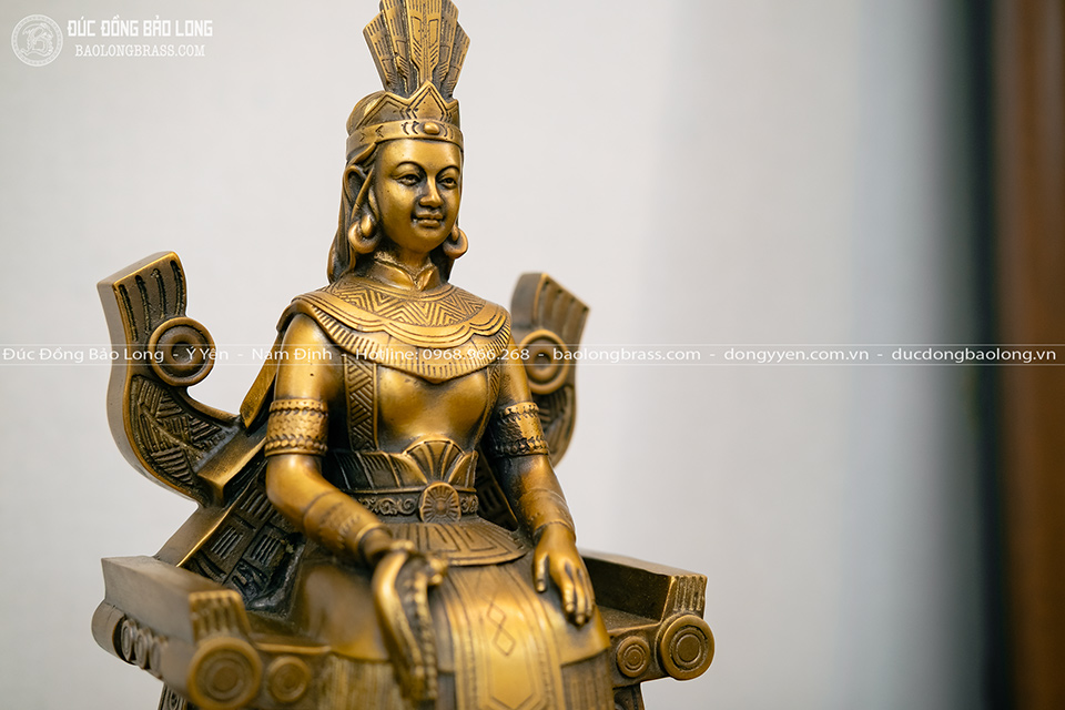 Tượng đồng Mẹ Âu Cơ cao 28cm Màu trầm cổ