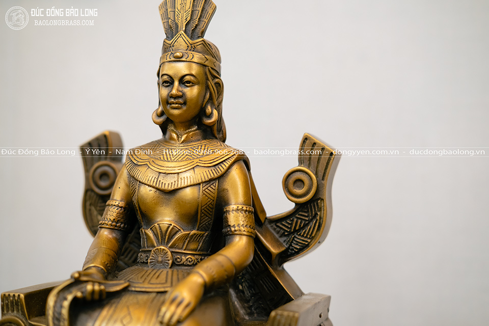 Tượng đồng Mẹ Âu Cơ cao 28cm Màu trầm cổ