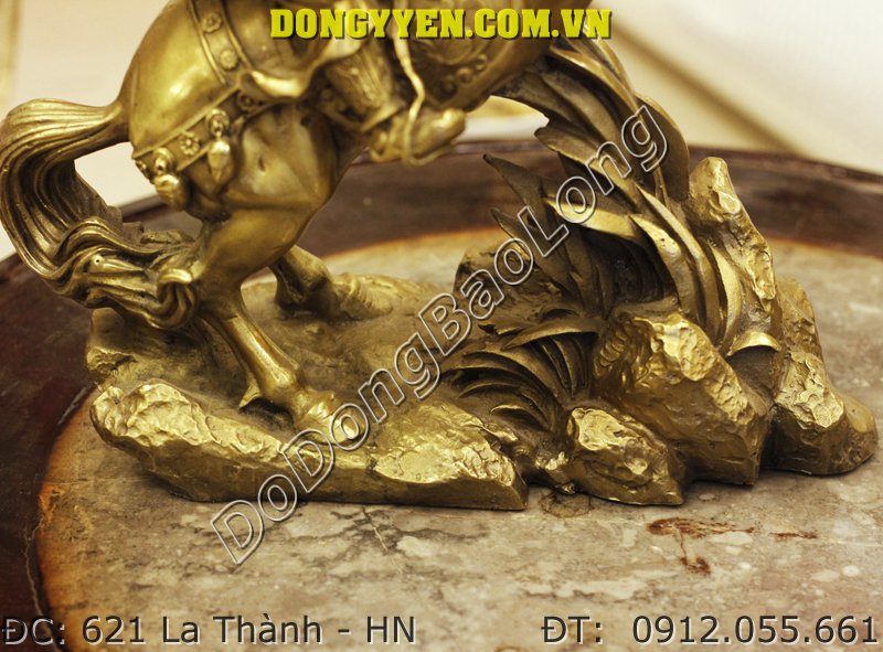 Chân đế tượng quan công