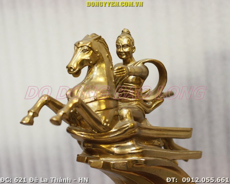 khuôn mặt tượng thần thái