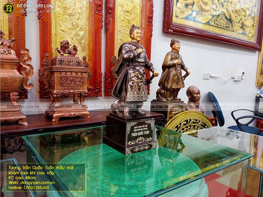 Tượng Trần Quốc Tuấn  bằng đồng