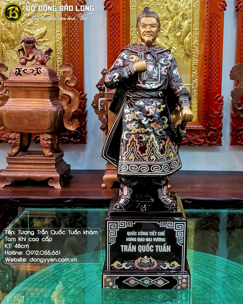 Tượng Trần Quốc Tuấn bằng đồng