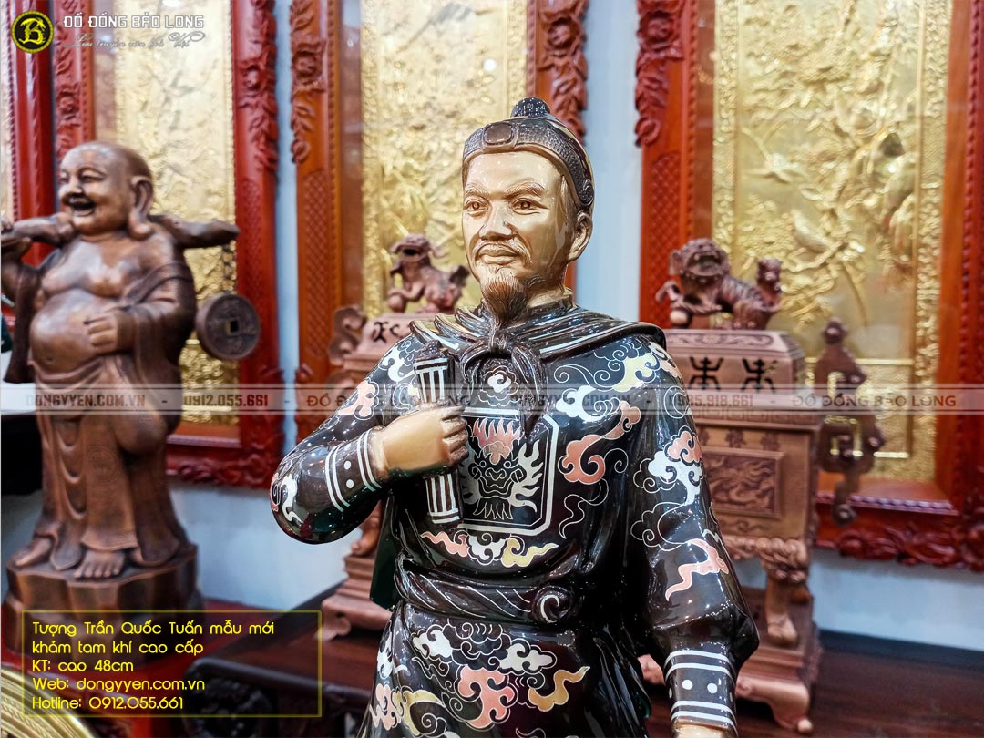 Tượng Trần Quốc Tuấn  bằng đồng