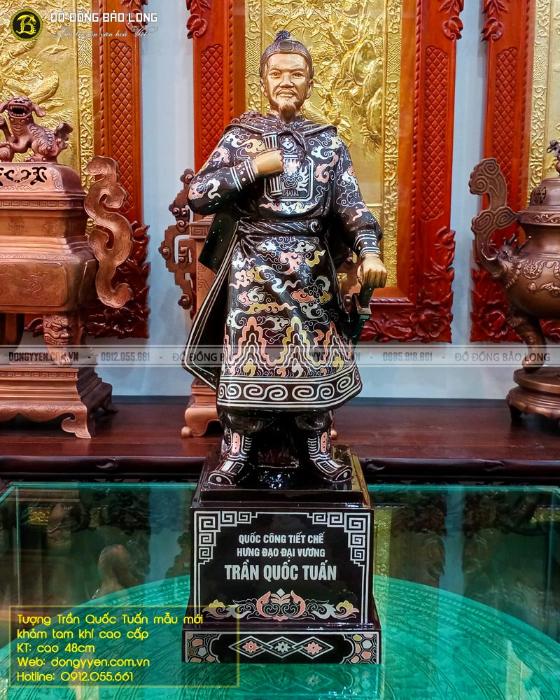 Tượng Trần Quốc Tuấn bằng đồng