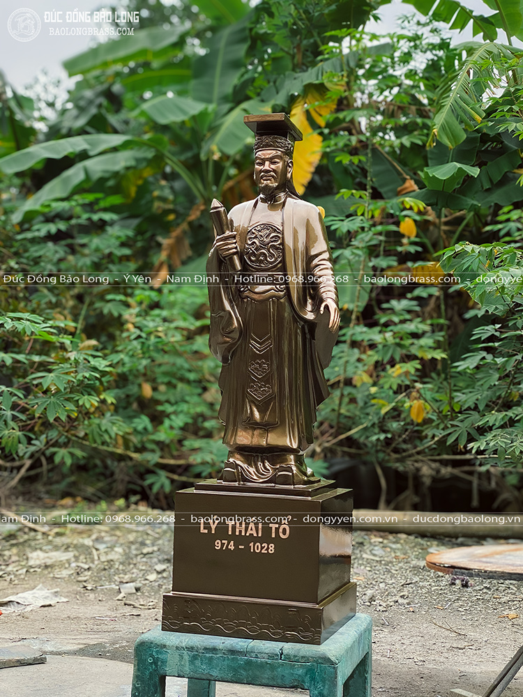 tượng Vua Lý Thái Tổ bằng đồng đỏ cao 89cm