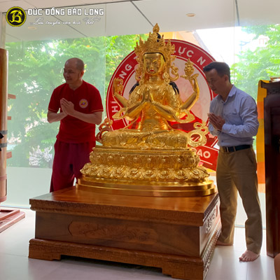 Tượng Phật Bà Quan Âm Mật Tông 4 Tay Dát Vàng 9999 1m55
