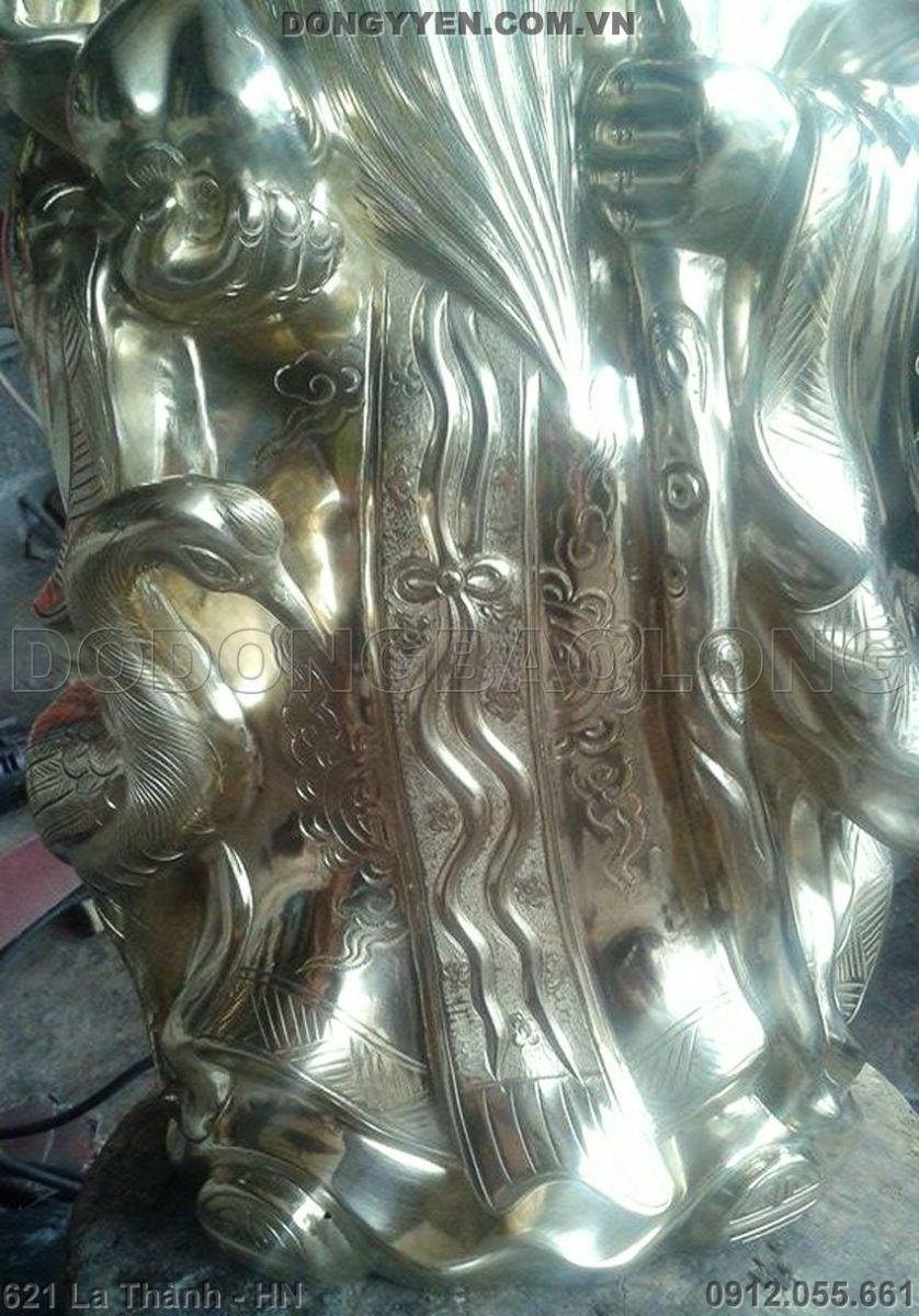 đường nét hoa văn trên tượng