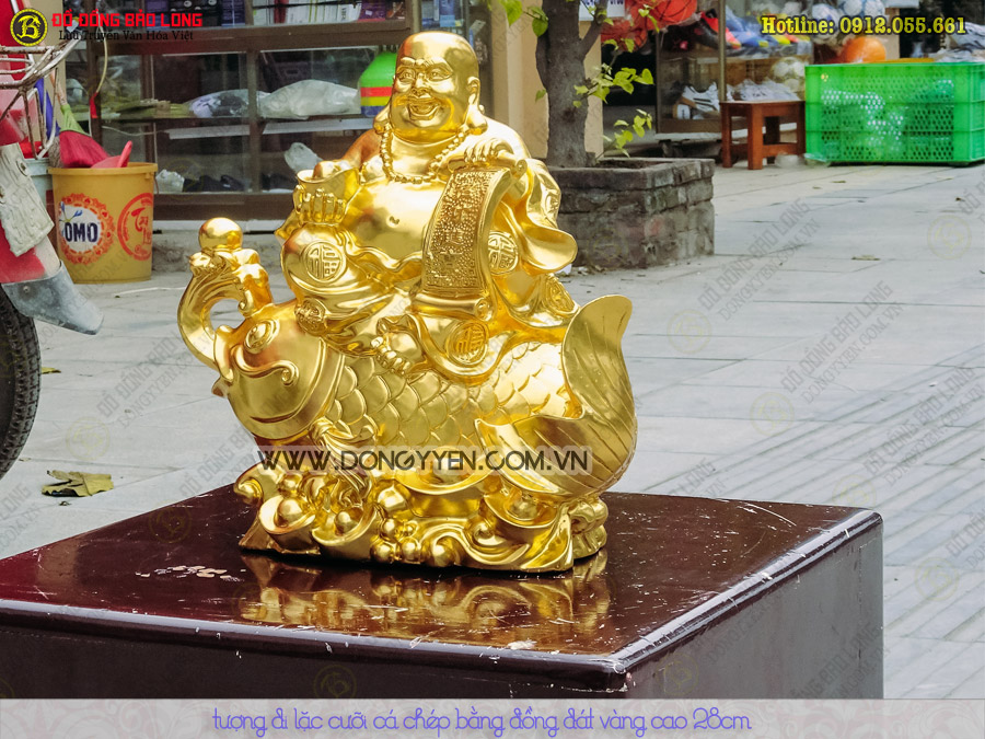 /media/images/tuong-phat-di-lac-bang-dong/tuong-di-lac-cuoi-ca-chep-bang-dong-dat-vang-cao-28cm%20(4).jpg