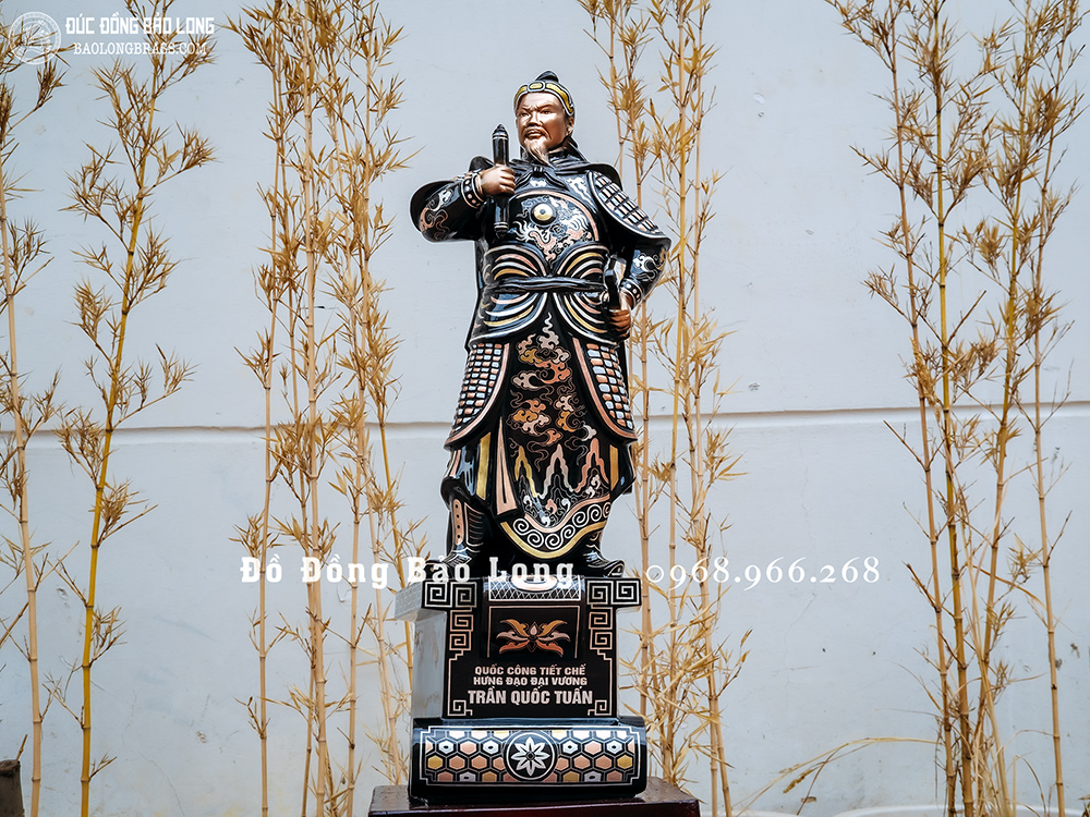 Tượng Trần Quốc Tuấn bệ thuyền bằng đồng khảm tam khí cao 61cm
