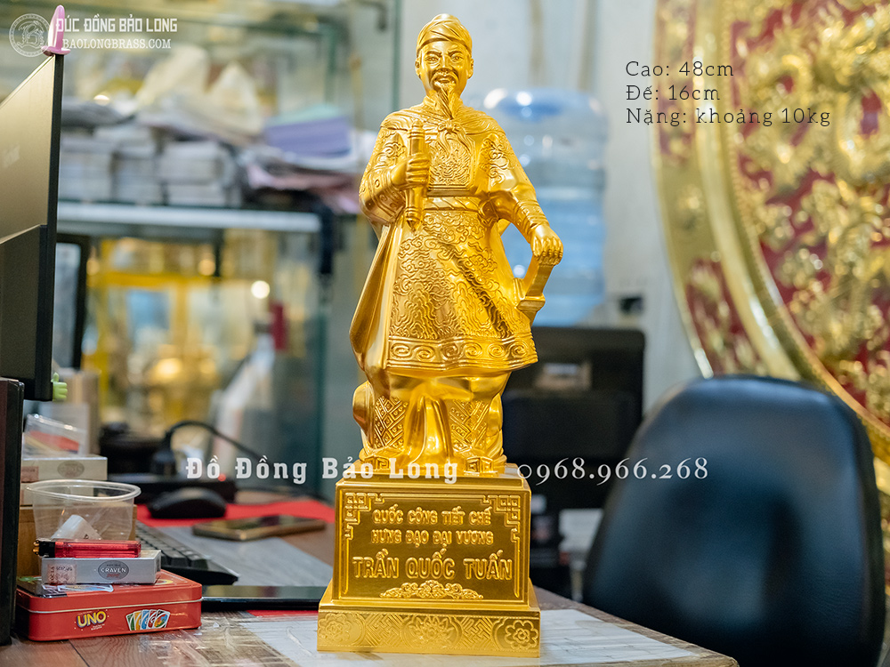 tượng Hưng Đạo Vương Trần Quốc Tuấn bằng đồng đỏ dát vàng 24k cao 48cm